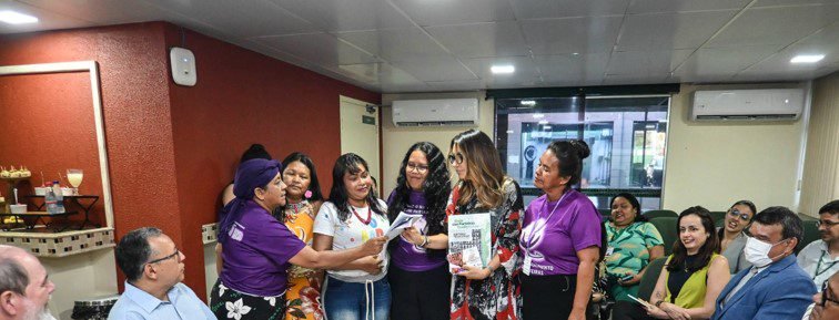 Parteiras Tradicionais do Amazonas participam de encontro com Janja Lula da Silva para construir a “Carta das Mulheres” à COP30