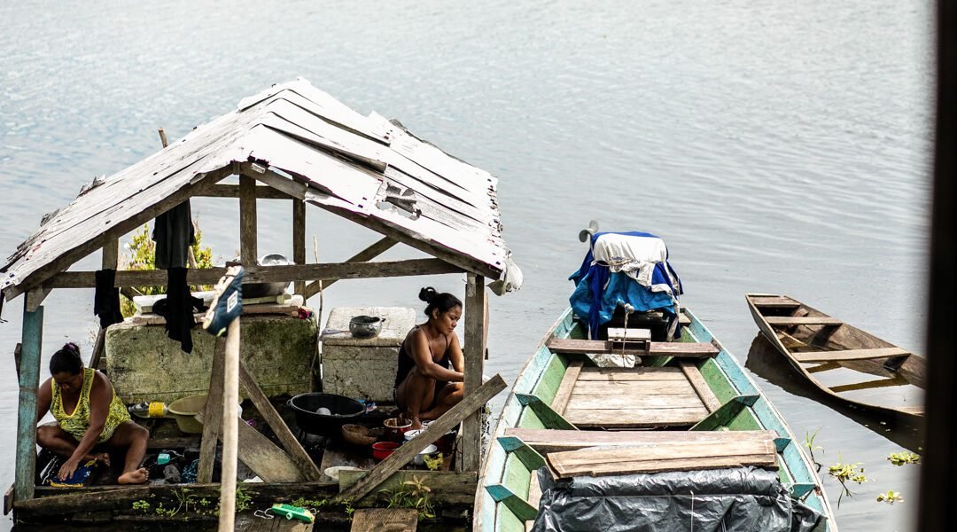 Artigo analisa dificuldades de acesso à água potável e saneamento básico na Amazônia